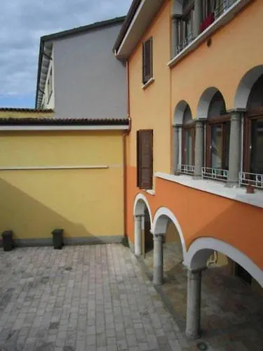 La Corte Salesiana - Flat Alzano Lombardo 0*,